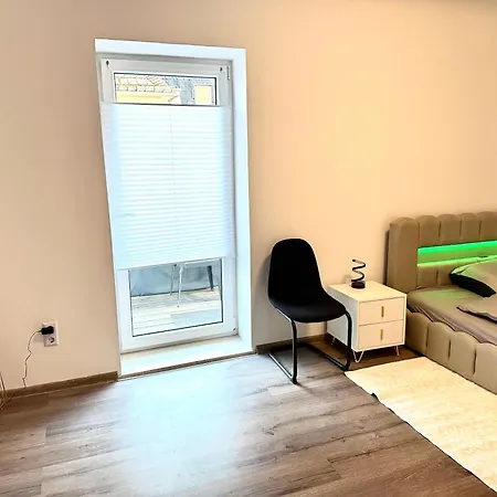 Mit Balkon 아파트 3*