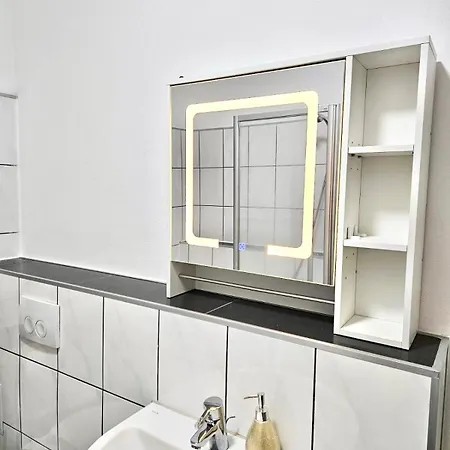 아파트 Mit Balkon