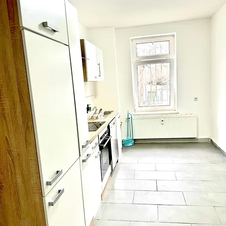 Mit Balkon 아파트 3*